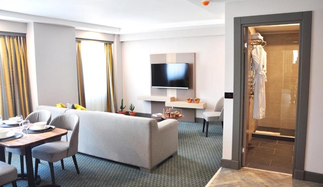 Tophane Suites