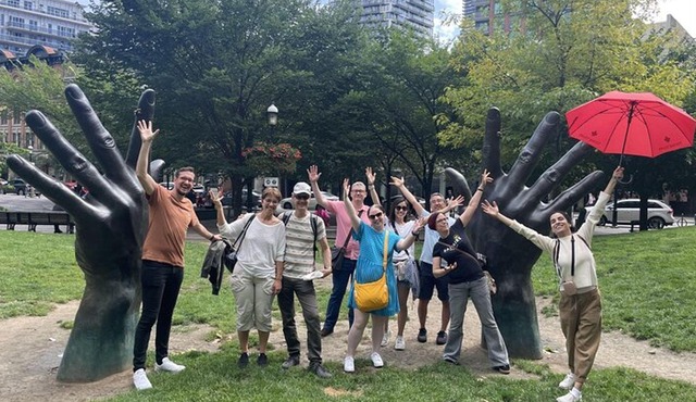 Toronto Tips-Based Walking Tour