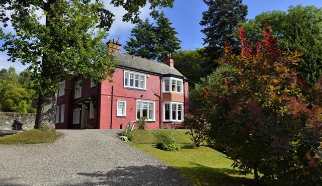Torrdarach House Bed & Breakfast