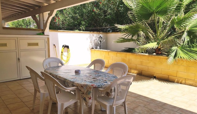 Torre Mozza - M. di Ugento, near a sandy beach, 2 verandas and parking space