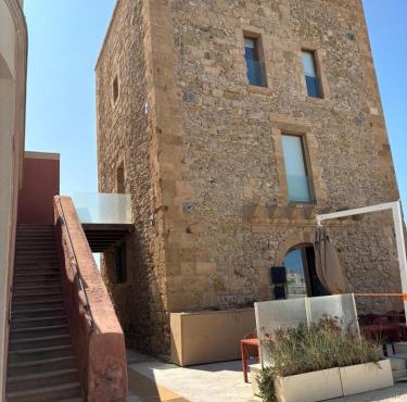 Torre Scalambri fronte mare Punta Secca