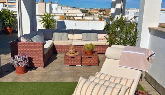 Torremar 81: Exclusivo apartamento con terraza