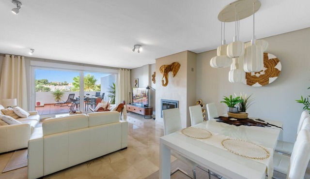 Torrequebrada Golf Resort | Luxury Apartment with Terrace, Pool & Private Parking