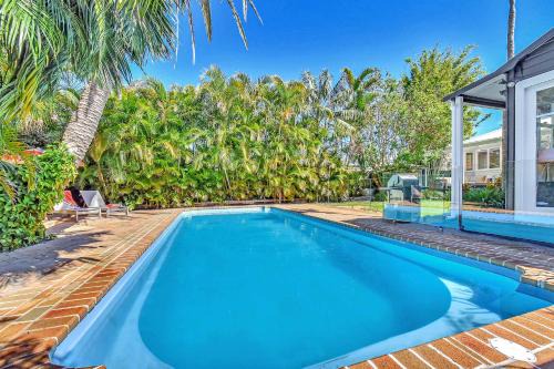 Tosca Elegant Merewether Beach House with Pool