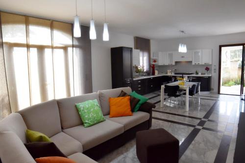 Toto Residence