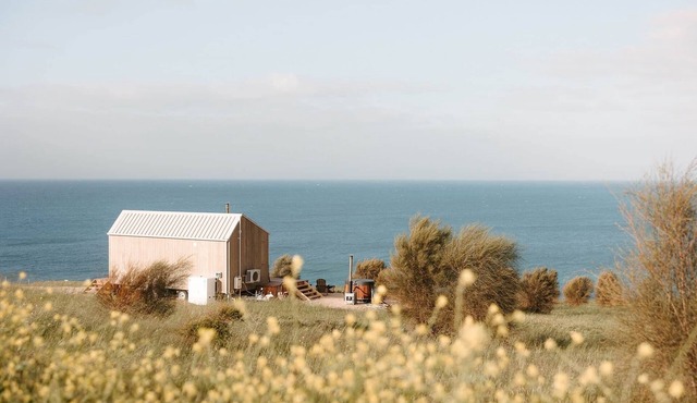 Tove - Off-grid Tiny House by the Sea