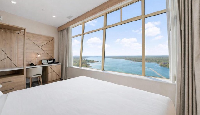 Tower Hotel at Fallsview