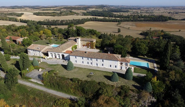 Tower wing apartments, 2 bedrooms, 4 to 6 people, swimming pool, tennis, park