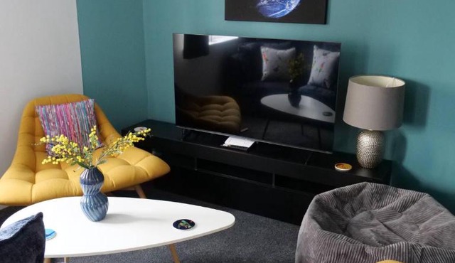 Town Centre Cottage, Free Parking, Pet-Friendly