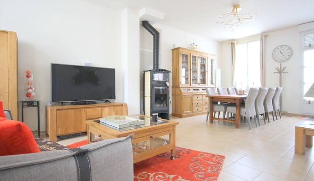 Townhouse 10pax Disneyland Val d'Europe (ELBE 4)