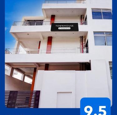 Townhouse Faizabad Road Opp BBD University