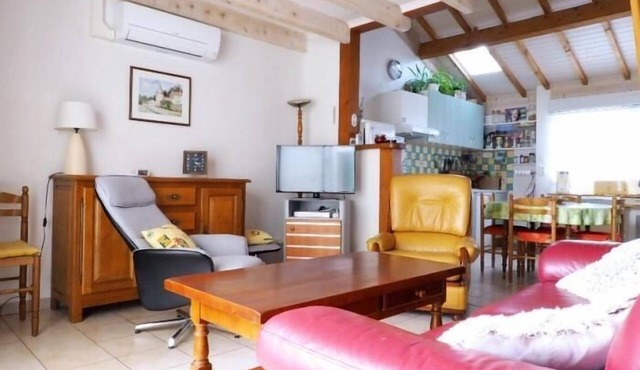 Townhouse near center - sleeps 5
