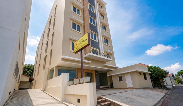 Townhouse Oak Hotel Niaga Surabaya