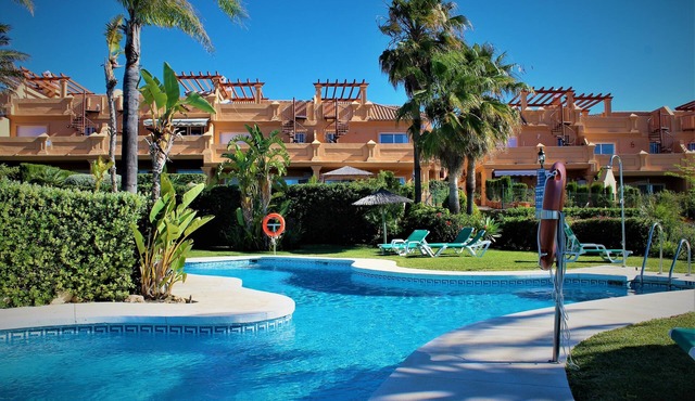 Townhouse with sea view in Estepona near Marbella