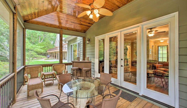 Townville Lakefront Cottage w/Private Dock!