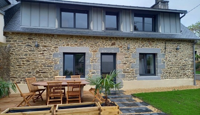 Traditional Breton house 5 minutes' walk from the sea