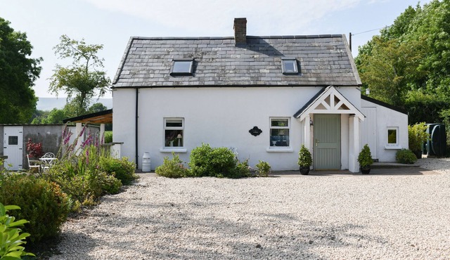 Traditional Countryside Cottage
