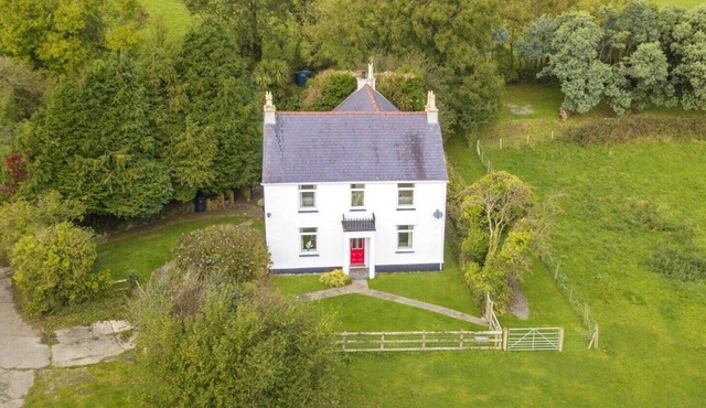 Traditional detached self-catering farmhouse with modern comforts.