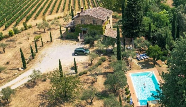 Traditional Luxury Family Pool + Hot Tub Villa - Serviced