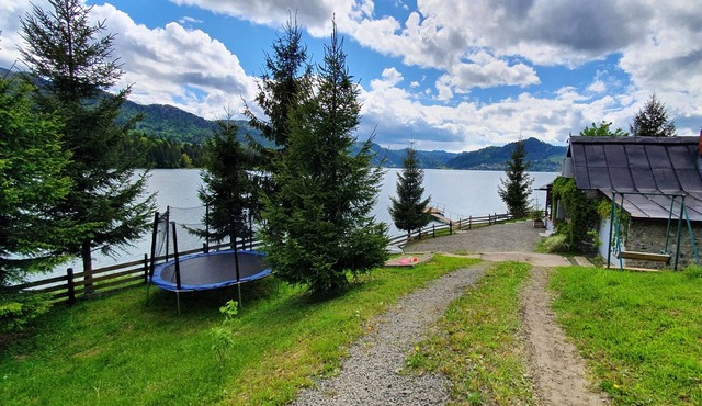 Traditional Fisherman's house Colibita, lakefront with view and pontoon
