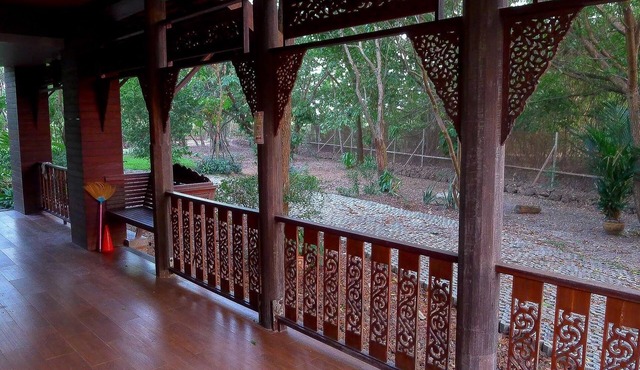 Traditional Thai Wood House based Modern Villa Resort w/Garden