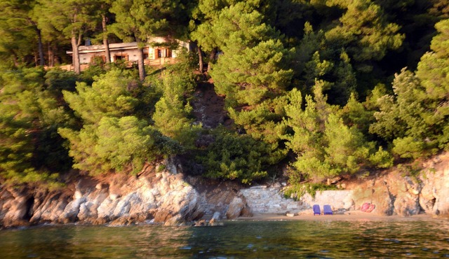 Traditional villa Seagullstone, with private beach and magnificent view