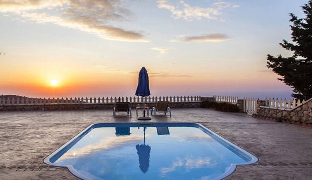 Traditional Villa with Sea View & Private Pool & large outdoor area