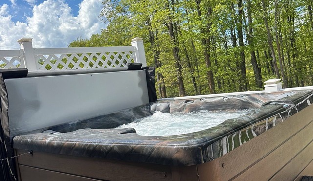Trailside#2 TRAILER PARKING/HOT TUB, 2 bed2bath, ATV, snowmobile, ski, snowboard