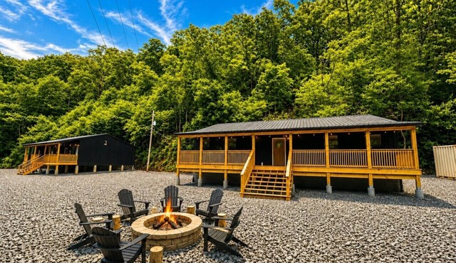 Trailside Rodeo Lodge #G |4BR| Sleeps 14 | Hot Tub