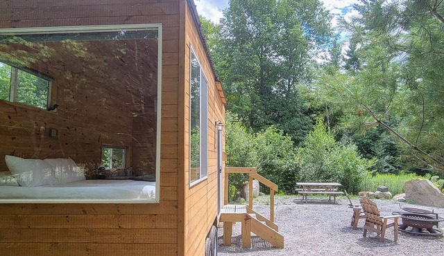 Trailside Stays - Tiny House in the Woods-Escape to Nature. Blue Jay