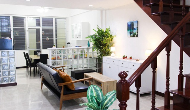 Train Night Market to 2min & MRT to 3min, big House, popular restaurants & cafes