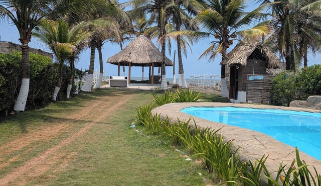 Tranquil total cabana and beach front property in San Bernardo del Viento