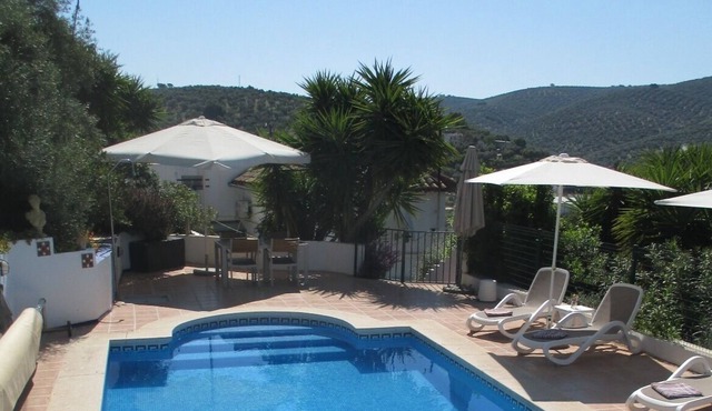 Tranquil One Bedroom Casita with Beautiful Pool, Air-Con and WiFi