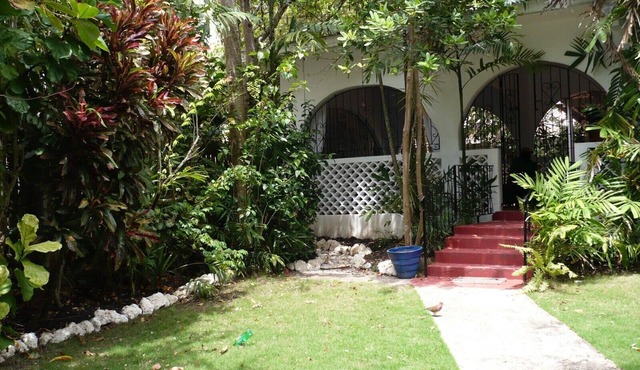 Tranquil 2 bedroom, 2 Bathroom Villa, Sunset Crest, St. James