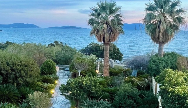 Tranquil 2-bedroom villa in Evia with WiFi, AC