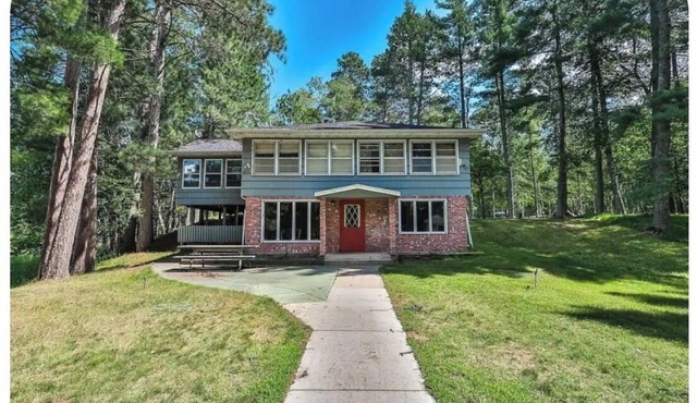 Tranquil 4-bedroom cabin with AC in charming Park Rapids