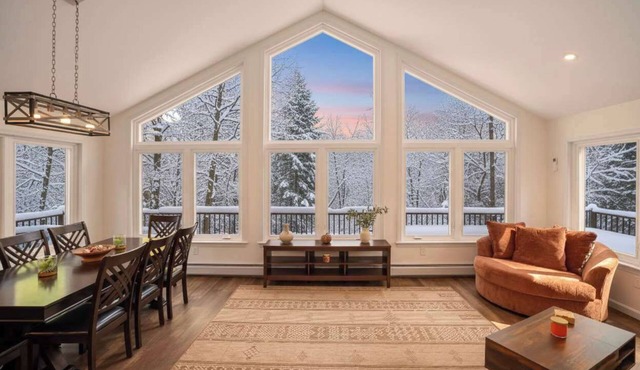 Tranquil 5-BR Mountain Retreat 8-Min. to Mt. Sunapee