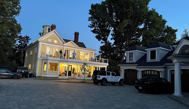 Tranquil 7-bedroom house with Ocean views in Gloucester's charming Rocky Neck
