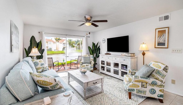 Tranquil Condo Walk to Beach