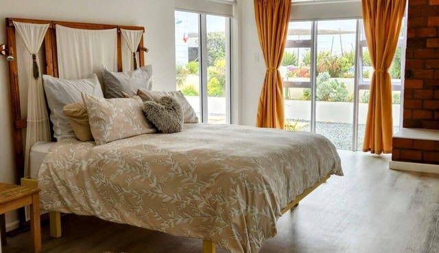 Tranquil, family friendly West Coast vacation home in a private nature reserve