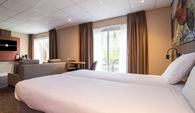 Tranquil Forest Hotel Room with Quick Access to Arnhem & Hiking Paths - 3 Units