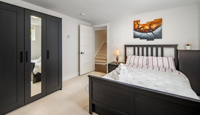 Tranquil Garden Level Retreat near UBC & Airport