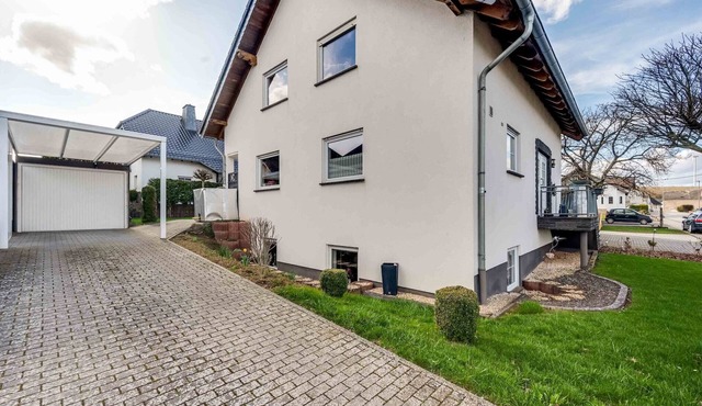 Tranquil Getaway in Scenic Roes
