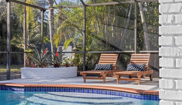 Tranquil Heirloom Hideaway, Pool in South Miami