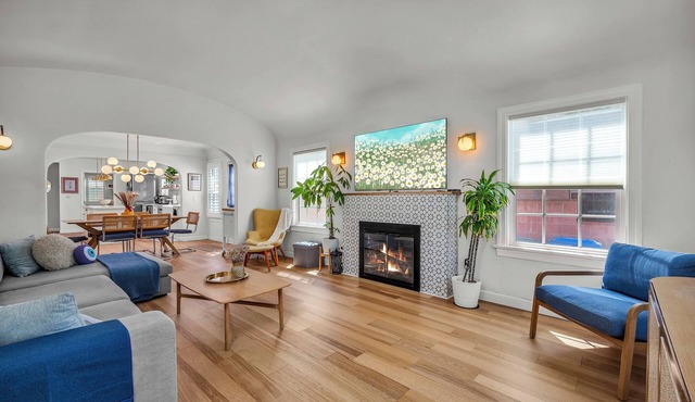 Tranquil & Light-Filled 3BR Retreat in El Sereno