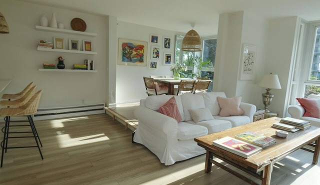 Tranquil Oasis in Yaletown