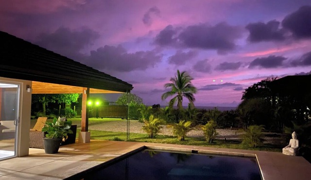 Tranquil Oceanview Kasa Kurij with Pool, amazing Sunsets, Beach, Surf & GeoDome!