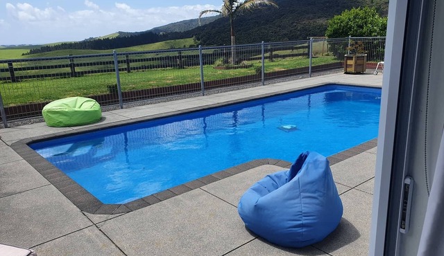 Tranquil & private house, outdoor pool, rural setting close to beaches & hikes