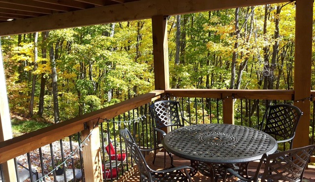 Tranquil Retreat with Secluded Hot Tub – Near Horseshoe Valley Resort