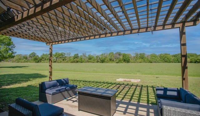Tranquil Retreat with Sky Views: The Vesper House 14 mins to downtown
